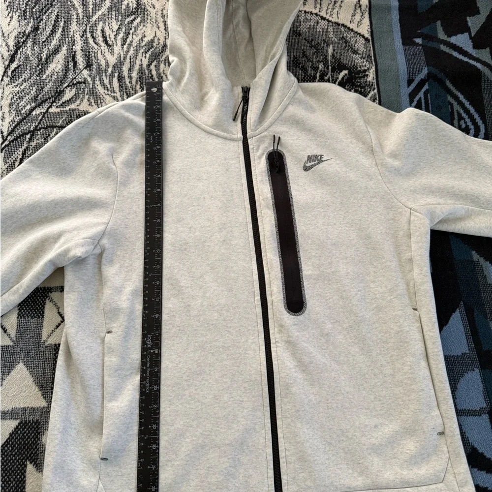Nike Tech Oatmeal Heather/Reflective Black Reverse/Full-Zip Performance Jacket